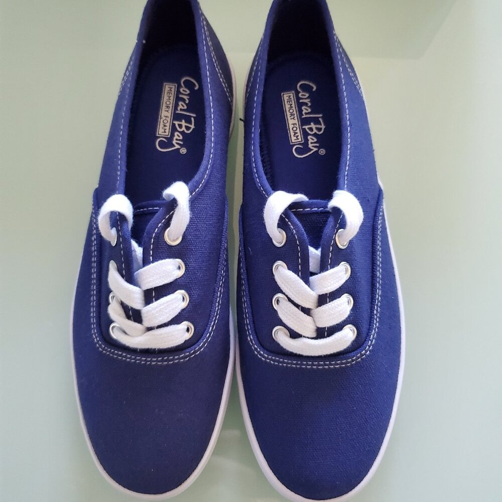 Shoes - Picture 2 of 4